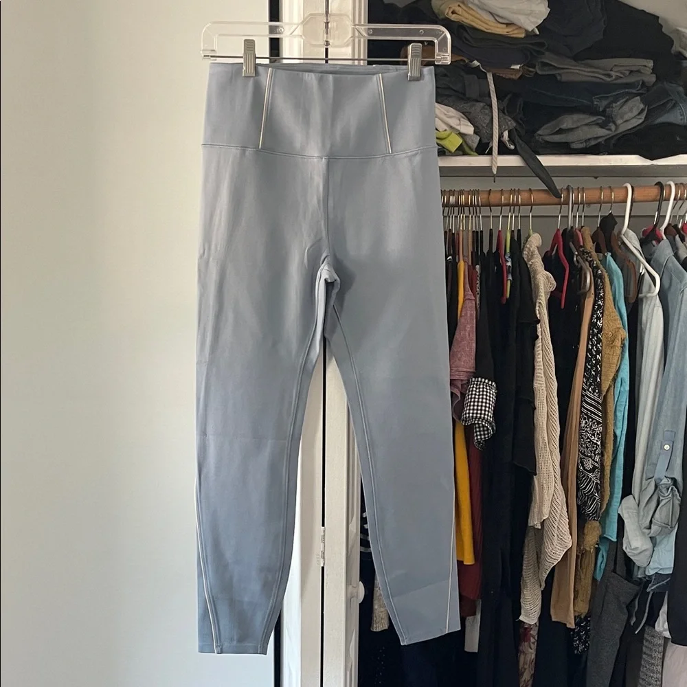 NWOT- Vuori Evolve Lunar Leggings